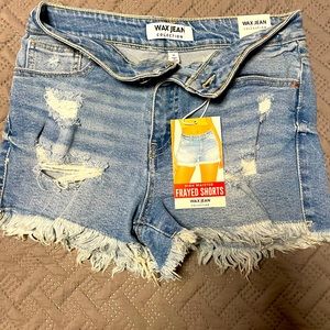 COPY - Distressed denim shorts